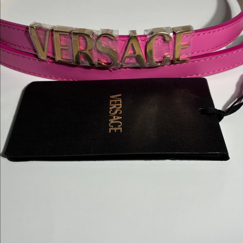 New Authentic luxury Versace Pink Leather Logo Belt Pink and Gold